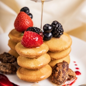 Keto Mini Maple Dutch Pancakes with Berries - hOLa Keto Desserts - Dubai Abu Dhabi Sharjah Ajman Al Ain Fujairah UAE