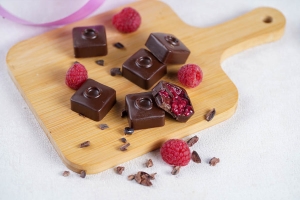 Raspberry-Delight-Chocolates-by-hOLa-Keto-Desserts-Dubai-Abu-Dhabi-Sharjah-Al-Ain-Fujairah-Ajman-UAE-Copy